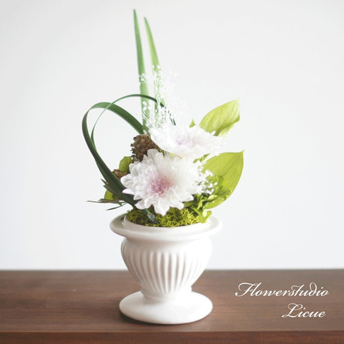 仏花　プリザーブドフラワー　紫とことね菊　一対　専用 仏花】ことね菊とバラの仏花（紫） 花器に固定したアレンジメントです