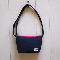 Cross Body Bag-Small (Zippered Closure W/ Adjustable Strap) 1枚目の画像