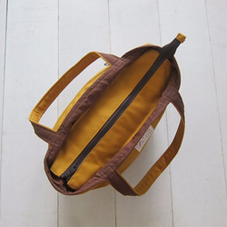馬卡龍系列-中型帆布托特包 (拉鍊開口款+後拉鍊袋)-土黃+棕咖 第4張的照片