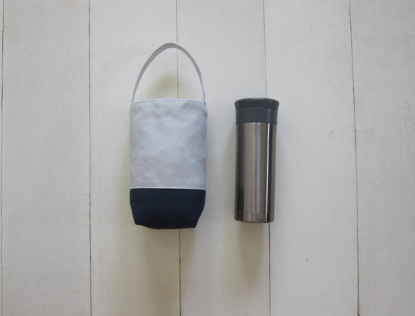 簡約輕便 飲料袋 / 水壺袋 / 小提袋 (銀灰+海軍藍) 第2張的照片