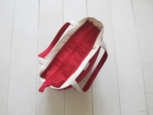 馬卡龍系列-帆布中號托特包(拉鍊開口+外後貼袋+外側拉鍊袋+內水壺袋) 紅+米白 第6張的照片