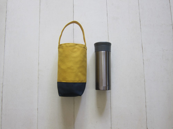 簡約輕便 飲料袋 / 水壺袋 / 小提袋 (薑黃+海軍藍) 第2張的照片
