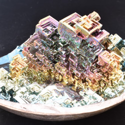 優しさを秘めた美しき輝きビスマス結晶 / Bismuth | Gems