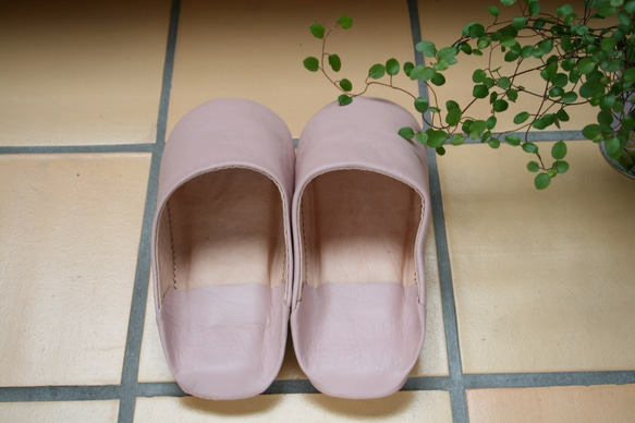 【シンプル・バブーシュ】薄ピンク ／ レディース　手作り　モロッコ　高品質革 3枚目の画像