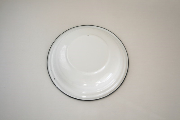 【値引済】￥700→￥490【ホウロウ皿】M　琺瑯　モロッコ　シンプル　白 4枚目の画像