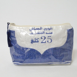 【リサイクルポーチ】青・タッセル付き⑤ ／ モロッコ　穀物袋　ハンドメイド 2枚目の画像