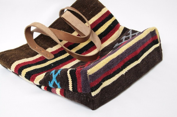 【値引済】￥9400→￥6580【トートバッグ／ヴィンテージキリム】革ハンド　モロッコ　ハンドメイド 4枚目の画像