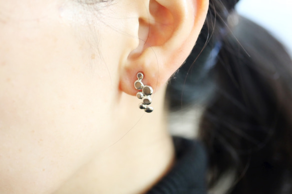 Bubble earrings(シルバー) 3枚目の画像
