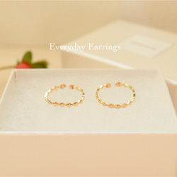 Everyday Earrings - 18KGP hishigata フープイヤリング 2枚目の画像