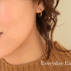 Everyday Earrings - 18KGP hishigata フープイヤリング 4枚目の画像