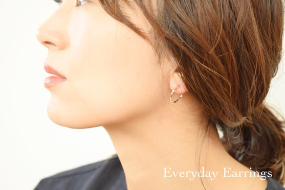 Everyday Earrings - silver hishigata フープイヤリング 3枚目の画像