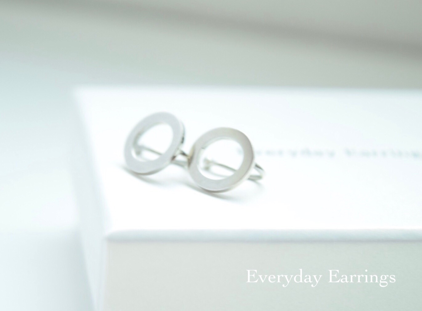 dot. 小さなまるのイヤリング（シルバー）【E34-332S】