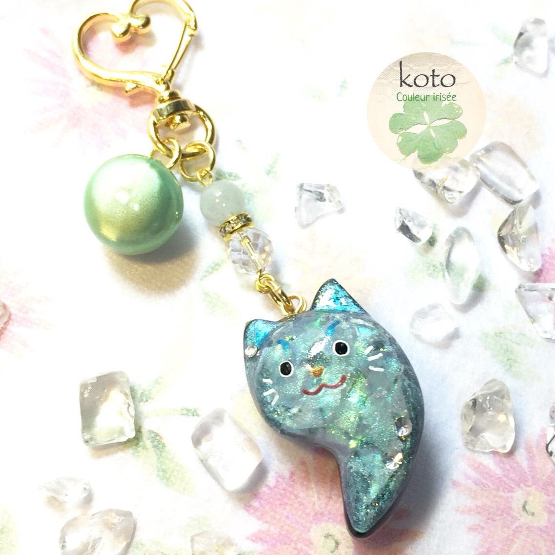887最速の蛍様♡オルゴナイトレジン猫 天然石フラワーにゃんこ 