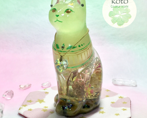 外で見ると無数の光の粒が！売り上げに貢献してる！！猫目タイガールチルたん！ 蓄光レモンソーダ Dream cat(ルチルクオーツ＆タイガーアイ) 立体