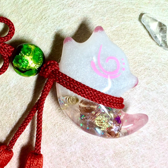 勾玉ピンク猫さんのキーホルダー(ローズクォーツ) 4枚目の画像
