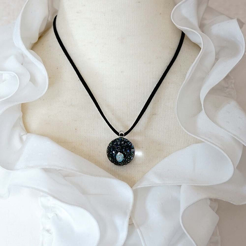 星屑の世界。ホワイトオパール ＆ オパールクラスター入り キラキラ