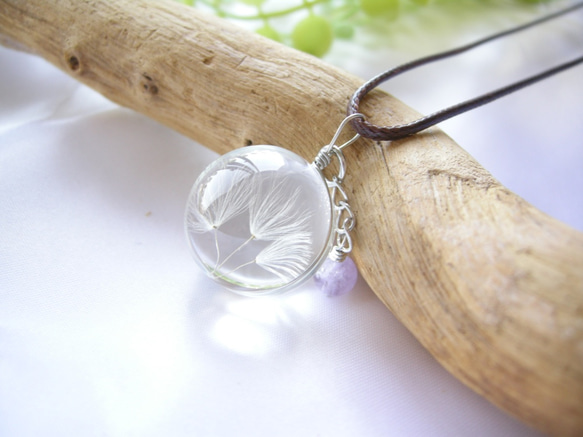 透明石の動物形ペンダント 透明石の動物形ペンダント リンゴ型のガラスシェード♪ ペンダント