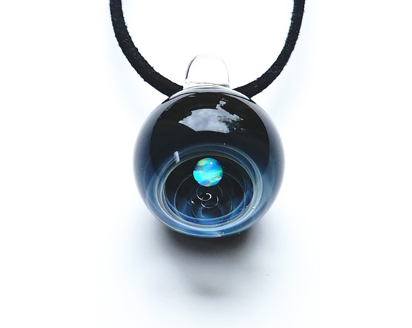 你唯一的明星。版權所有Sirius White Opal Glass Pendant Star Planet Universe 第6張的照片