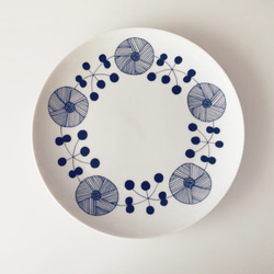 　\期間限定SALE /. 北欧柄のお皿　２ 【TVCM掲載商品】 1枚目の画像