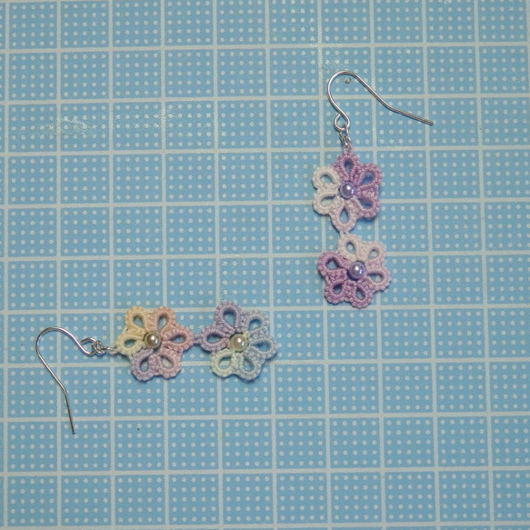 タティングレース☆二連小花のピアスorイヤリング+ピンク&ホワイトグラデーション+ 4枚目の画像