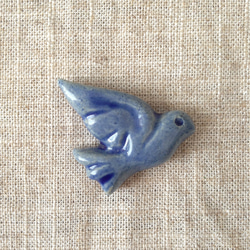青い鳥のブローチ【陶器】 1枚目の画像