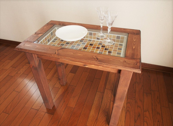 ガラスモザイクタイルがオシャレなカフェテーブル ガラス天板