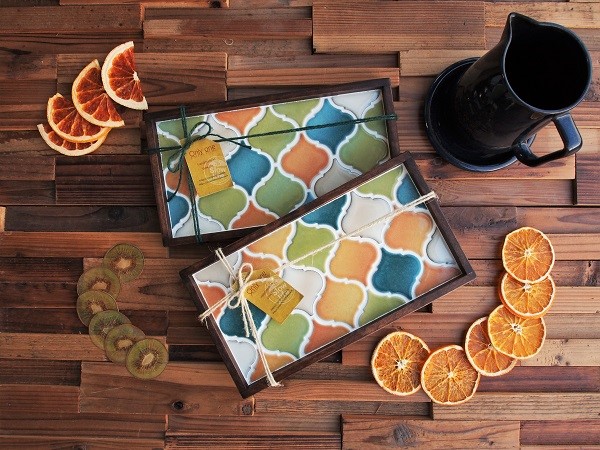 北欧スタイル　spring flower-boxランタン型タイルのカフェトレー