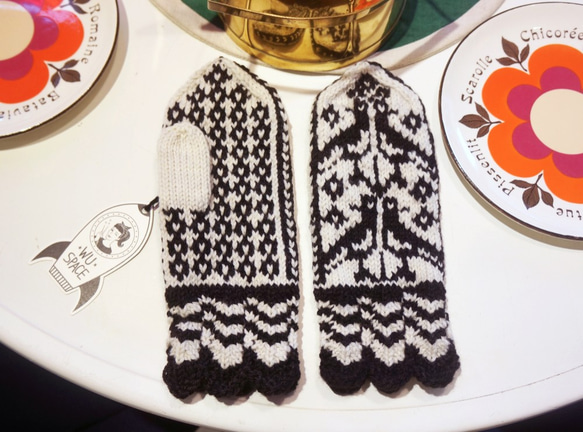 handmade selbu gloves birds 手織挪威併指手套 鳥兒 第4張的照片