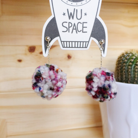 WU SPACE pompom earings xmas 手作毛球耳環 聖誕節 第3張的照片