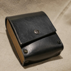 木x革系列 | 柚木皮革包 | 柚木煙盒 ||義大利植鞣革|黑色 第2張的照片