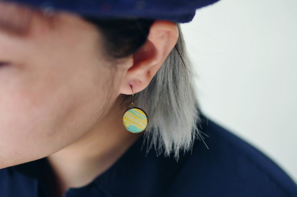 雲海裡散步 | 渲染皮革耳環 | 黃銅耳墜 | 圓型 第1張的照片