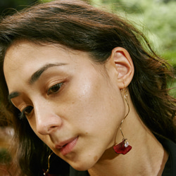 皮革花瓣耳環 第2張的照片