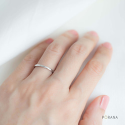 白金、シンプルスモールリング、幅1.7 mm、スタッキングリング、結婚指輪 2枚目の画像