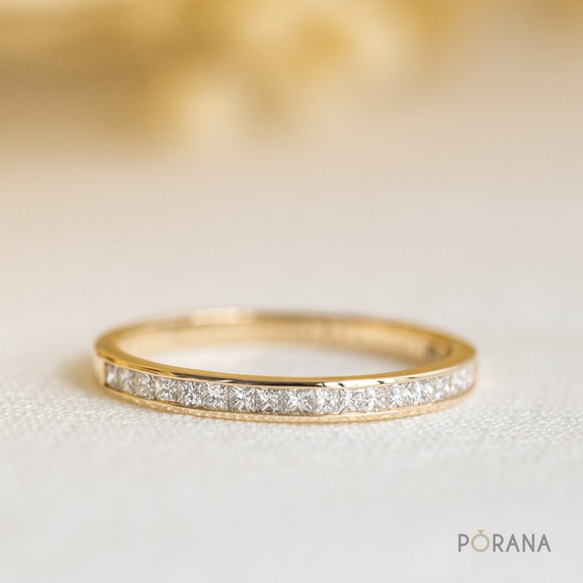 プリンセスカットダイヤモンドの結婚指輪/18Kゴールドリング、スタッキングリング 1枚目の画像