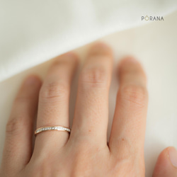 プリンセスカットダイヤモンドの結婚指輪/18Kゴールドリング、スタッキングリング 2枚目の画像