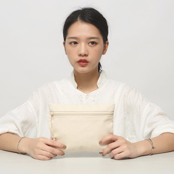《cho預定》客製LayBag 大容量化妝包筆袋 英法日韓文 可選字體顏色位置 自己設計 送禮有趣 1day1bag 第3張的照片
