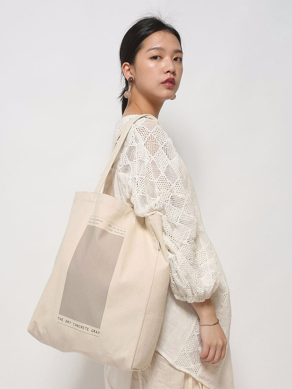 1day1bag The Dry Concrete Gray Canvas Tote Bag - 2 size 2枚目の画像