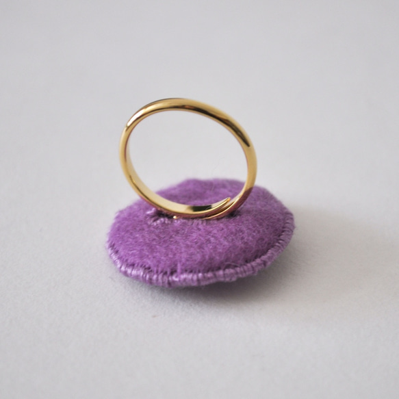 フェルトと刺繍のまんまるリング［紫］ 7枚目の画像