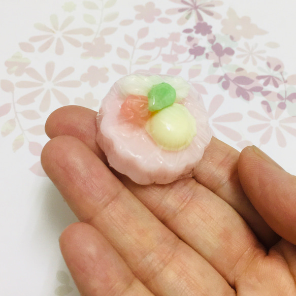 お菓子な石けん「ミニチュア・ピンクワッフル」 2枚目の画像