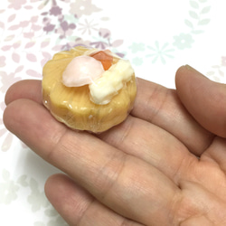 お菓子な石けん「ミニチュア・プレーン苺ワッフル」 2枚目の画像