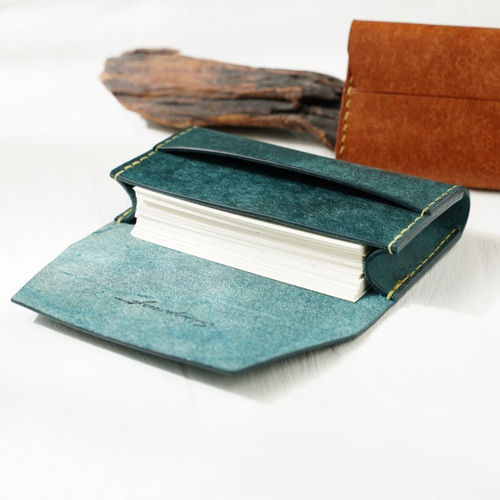 たくさん入る革と糸のみの名刺入れ 大容量 プエブロ 手染めレザー