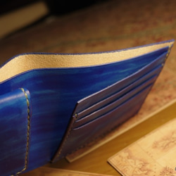 【送料無料】海のような二つ折り財布　ヌメ革　本革 4枚目の画像