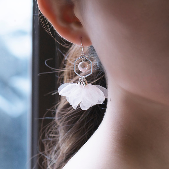 Daisy | ピンク花びら コットンパール イアリング アクセサリ handmade flower earring 第2張的照片