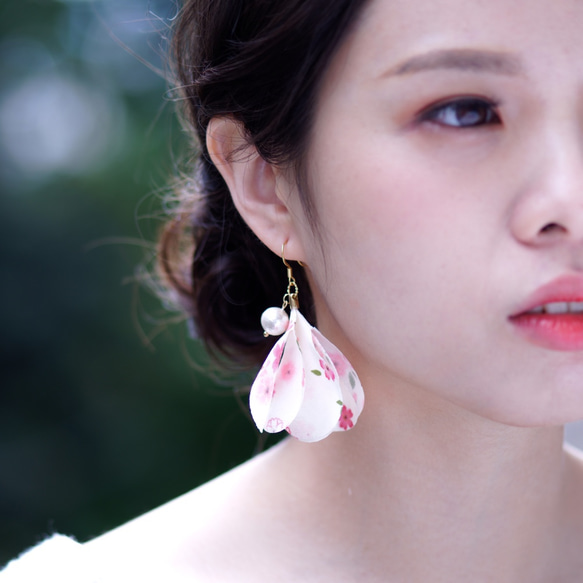 Saya咲耶 | 着物花びら 手作り コットンパール ピアス イヤリング kimono fabric earring 第1張的照片