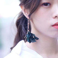 Eve | 緑花びら 手作り ロング ピアス イヤリング アクセサリー fabric flower earring 第3張的照片