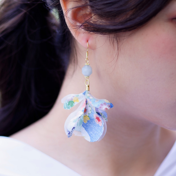 Natsuho夏帆 | スカイブルー着物花びら手作りピアス イヤリング kimono fabric earring 第2張的照片