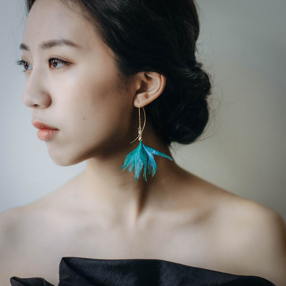 Cassandra | 花びら 手作り クリスタル オー ピアス イヤリング Yarn Flower Earring 第1張的照片