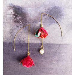 Annona │ 茶色 花びら 手作り コットンパール アクセサリー 布花 Fabric  Flower Earring 1枚目の画像