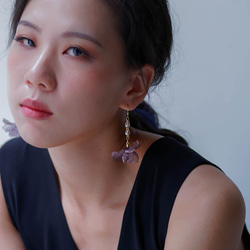 Yolandi │ むらさき花びら 手作り クリスタル ピアス アクセサリーYarn flower earring 第3張的照片