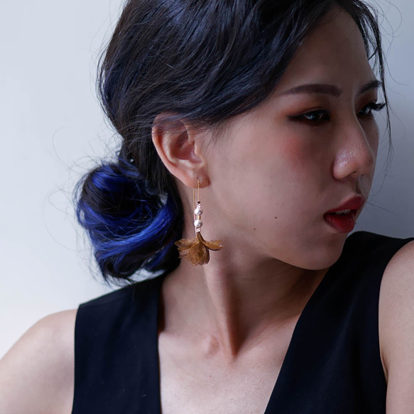 Doreen │ ゴールド花びら 手作り 秋 コットンパール ピアス アクセサリーYarn flower earring 第2張的照片